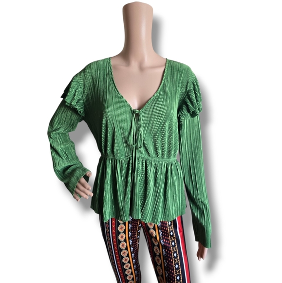 Zara Green Pleated Short Sleeve Blouse - Picture 2 of 16